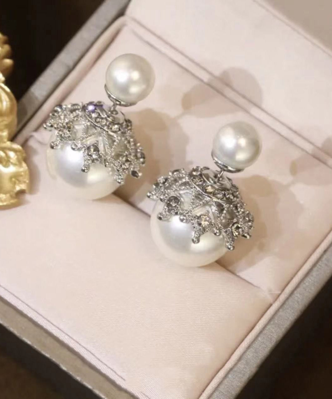 Fashion Grey Copper Alloy Zircon PearlStud Earrings