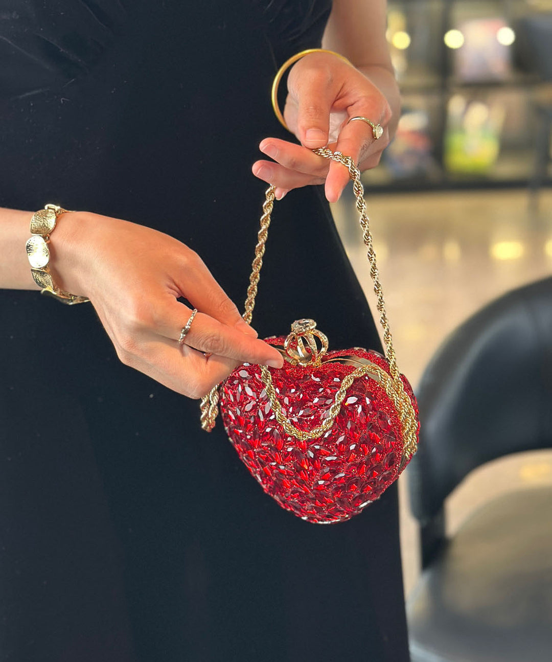 Fashion Red Diamond Studded Heart-Shaped Chain Crossbody Bag