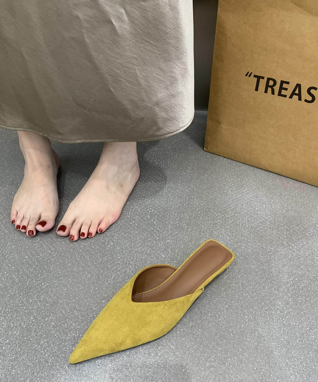 Fashion Yellow Pointed Toe Flip Flops