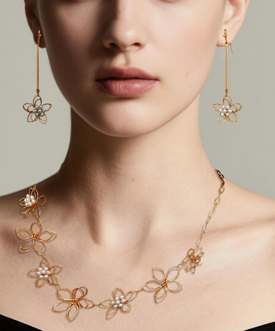 Fine Gold Metal Alloy Floral Hollow Out Lariat Necklace And Drop Earrings Two-Piece Set