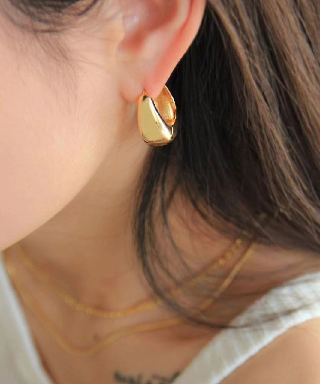 Fine Gold Metal Overgild Graphic Hoop Earrings