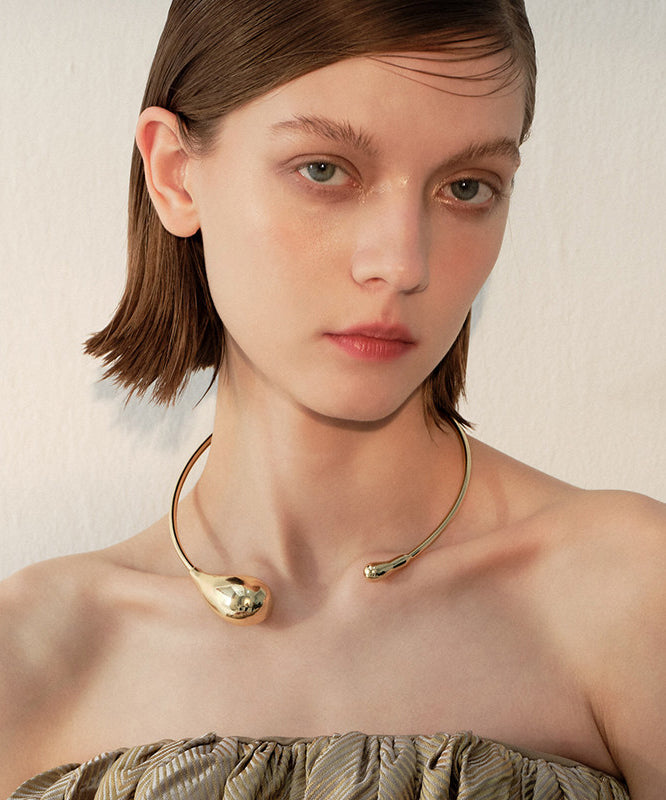 Fine Golden Teardrop-shaped Asymmetrical Design Metal Open Choker