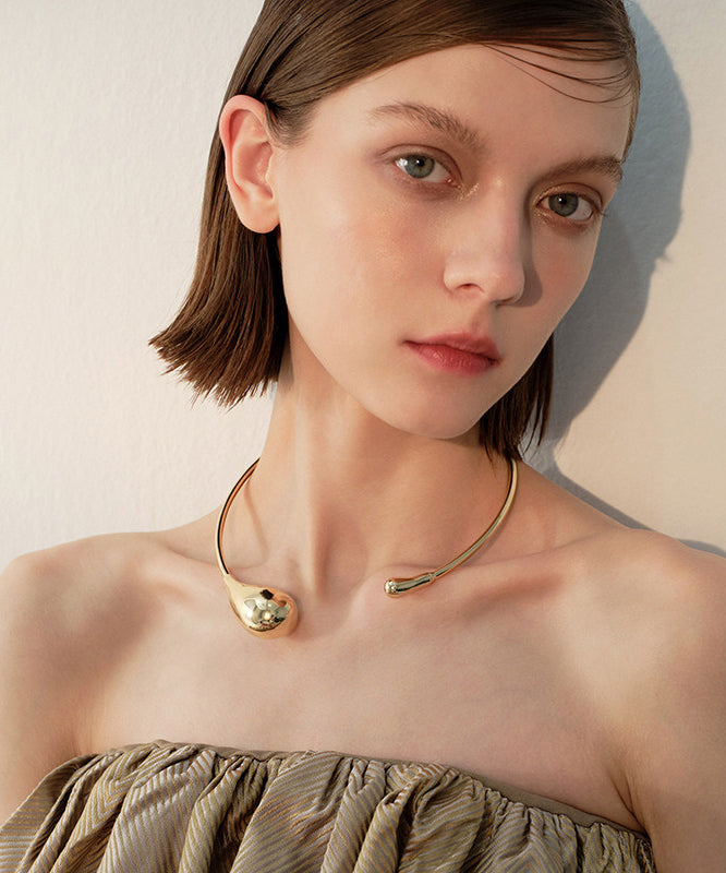 Fine Golden Teardrop-shaped Asymmetrical Design Metal Open Choker