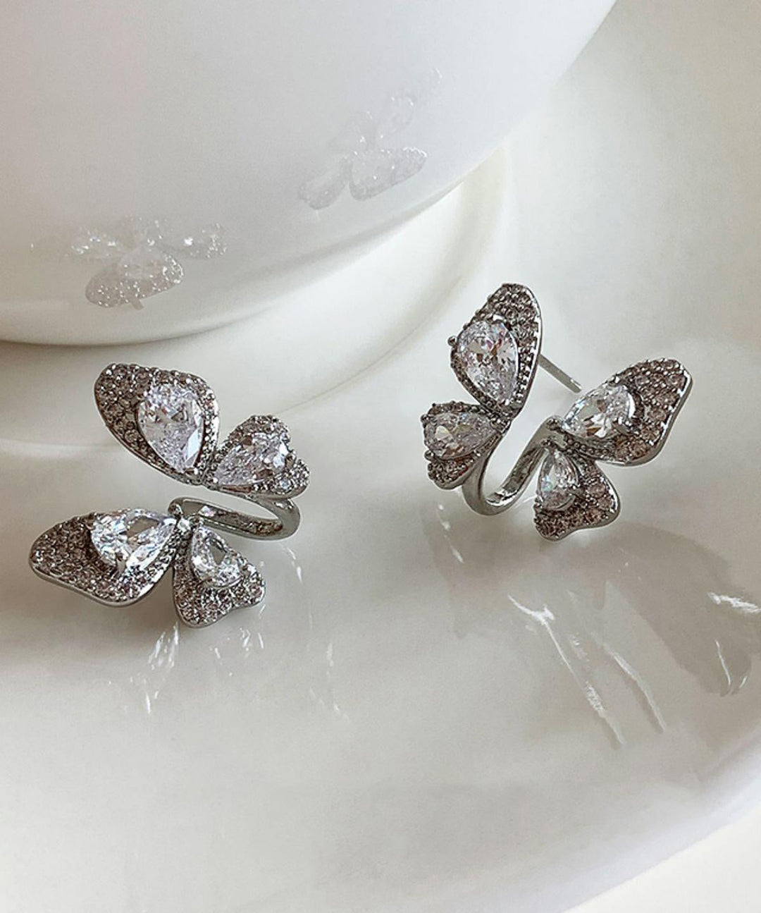 Fine Silk Copper Alloy Zircon Butterfly Stud Earrings