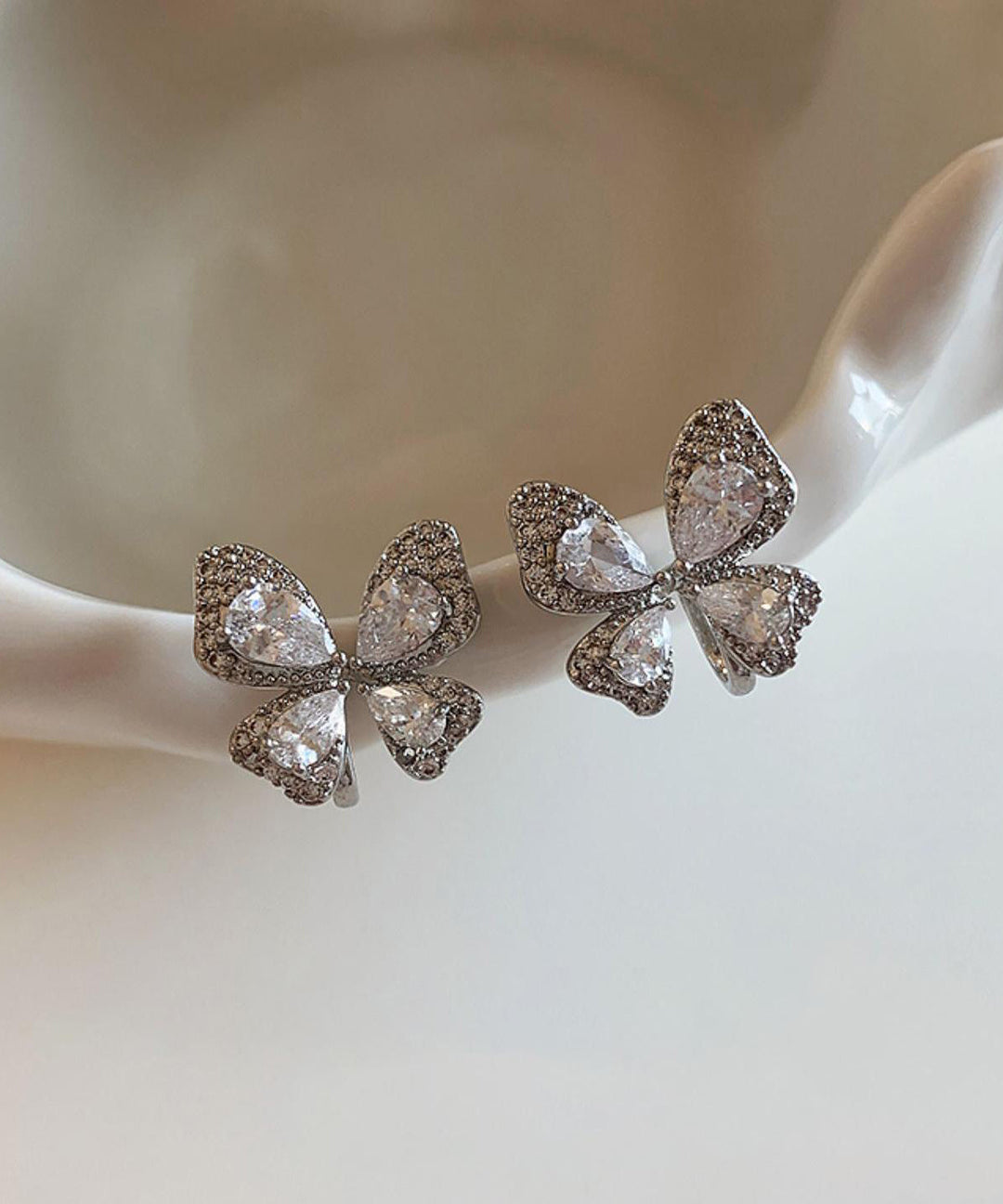 Fine Silk Copper Alloy Zircon Butterfly Stud Earrings