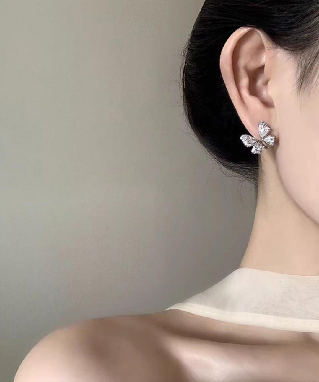 Fine Silk Copper Alloy Zircon Butterfly Stud Earrings