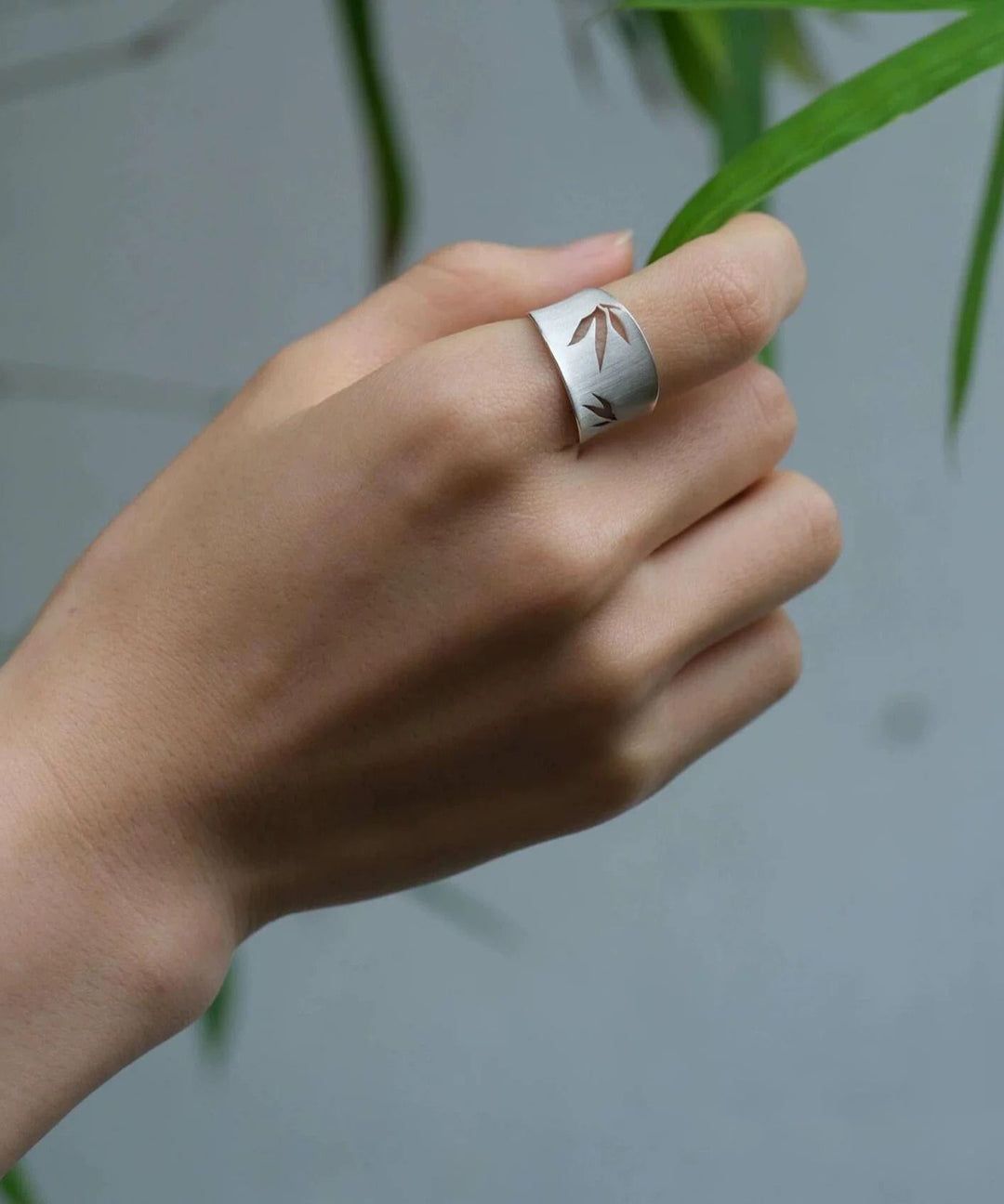 Fine Silk Sterling Silver Zircon Hollow Out Rings
