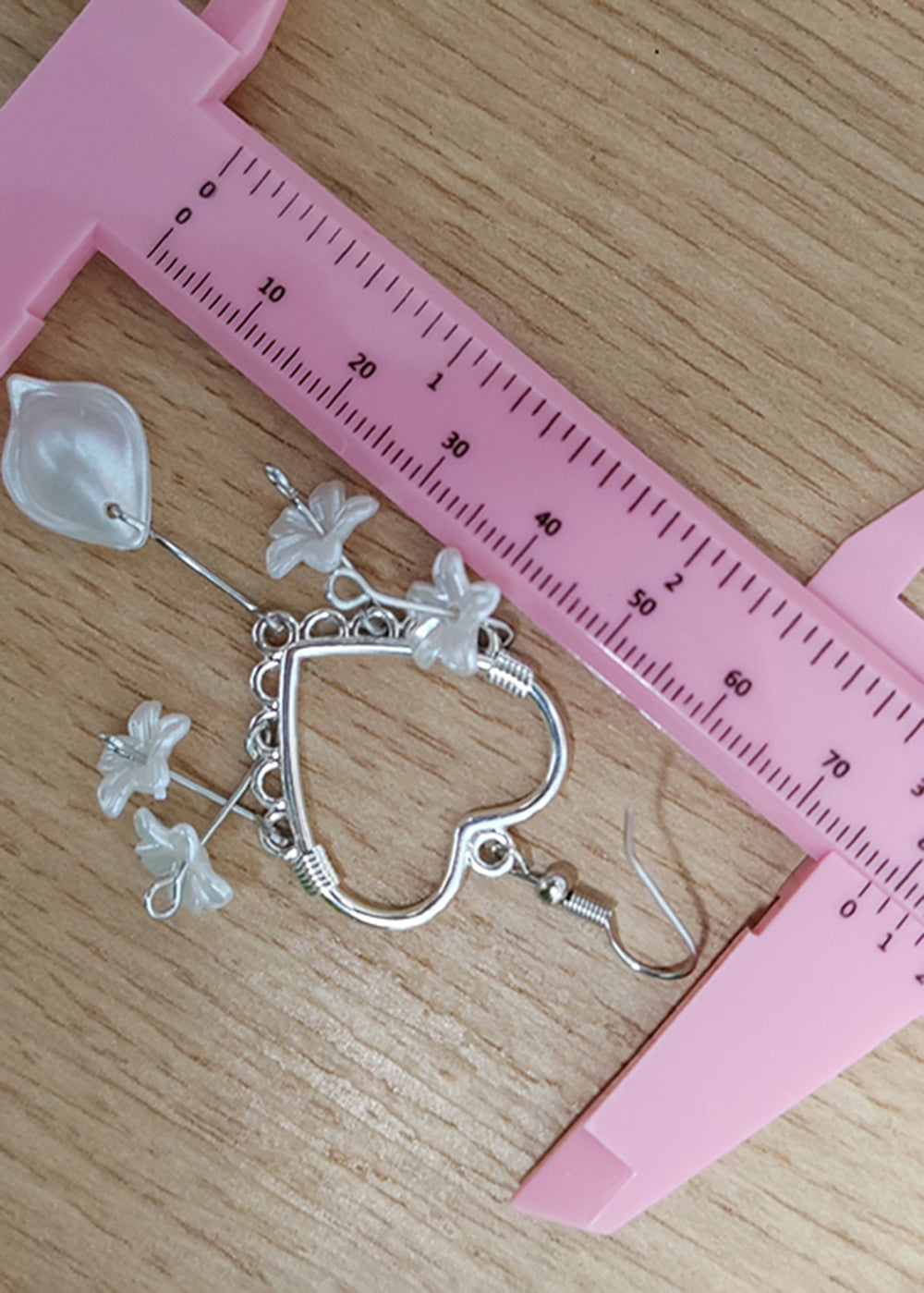 Fine White Flower Acrylic Heart-shaped Drop Earrings
