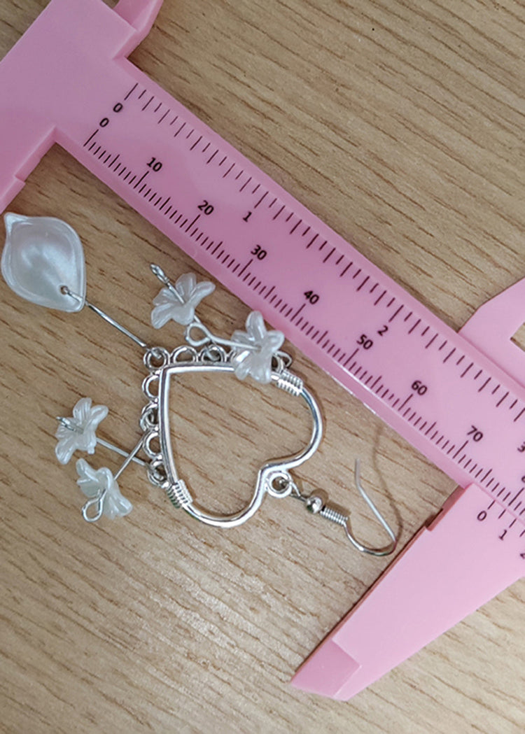 Fine White Flower Acrylic Heart-shaped Drop Earrings - Omychic