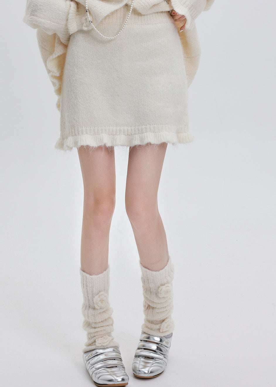 Fine White Hooded Flower Decorated Knit Two Pieces Set Winter