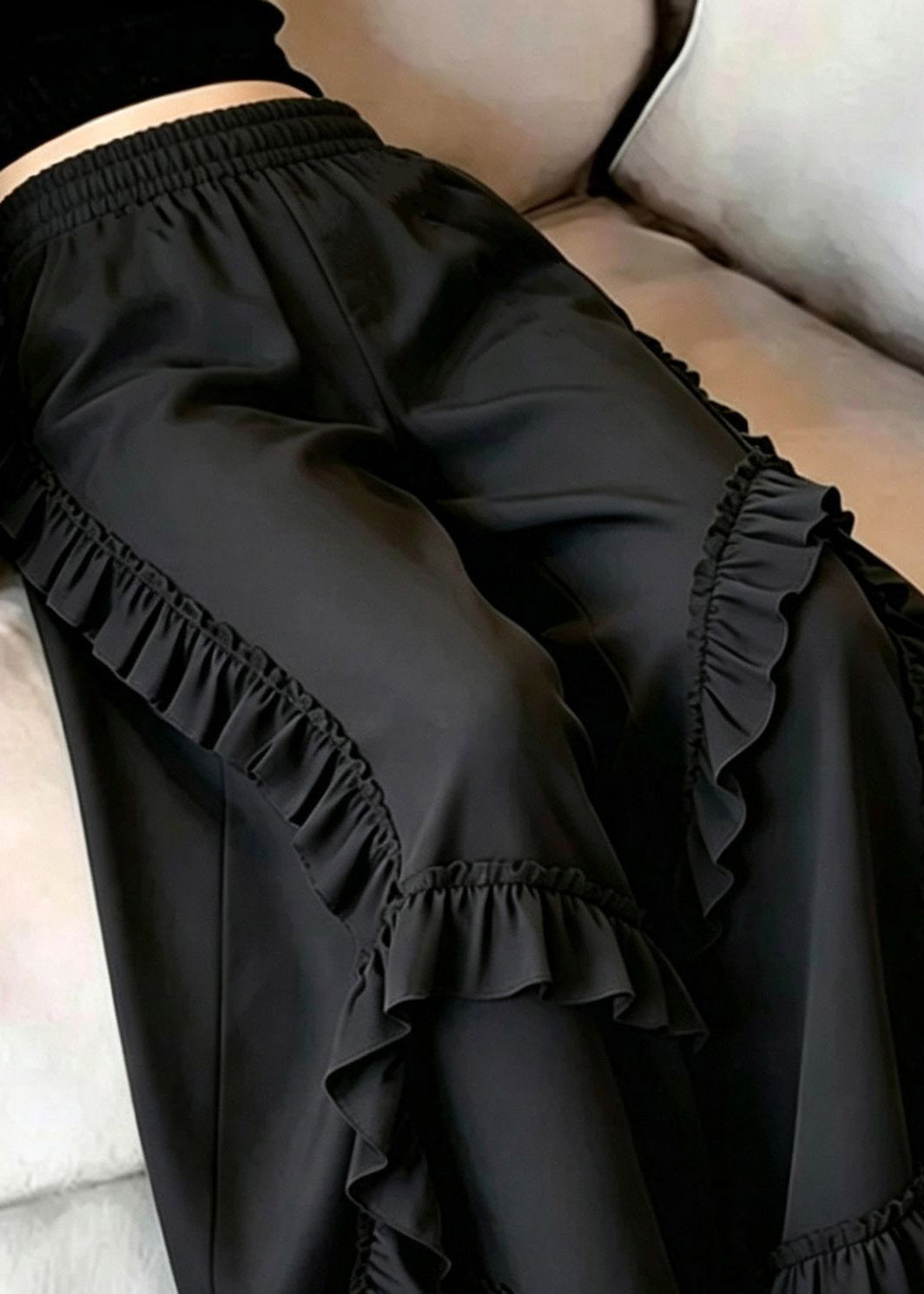 Fitted Black Ruffled Elastic Waist Crop Wide Leg Pants