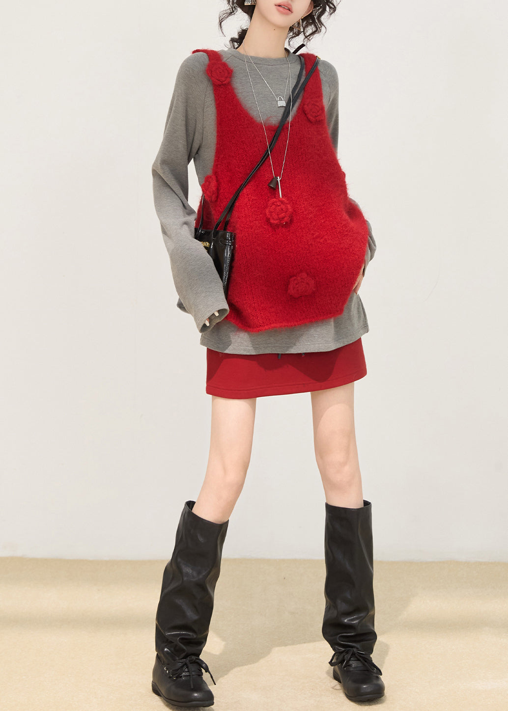 Fitted Red Floral Decorated Knit Vests Winter