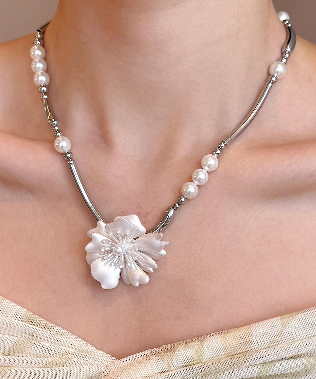 Floral White Pearl Alloy Pendant Necklace