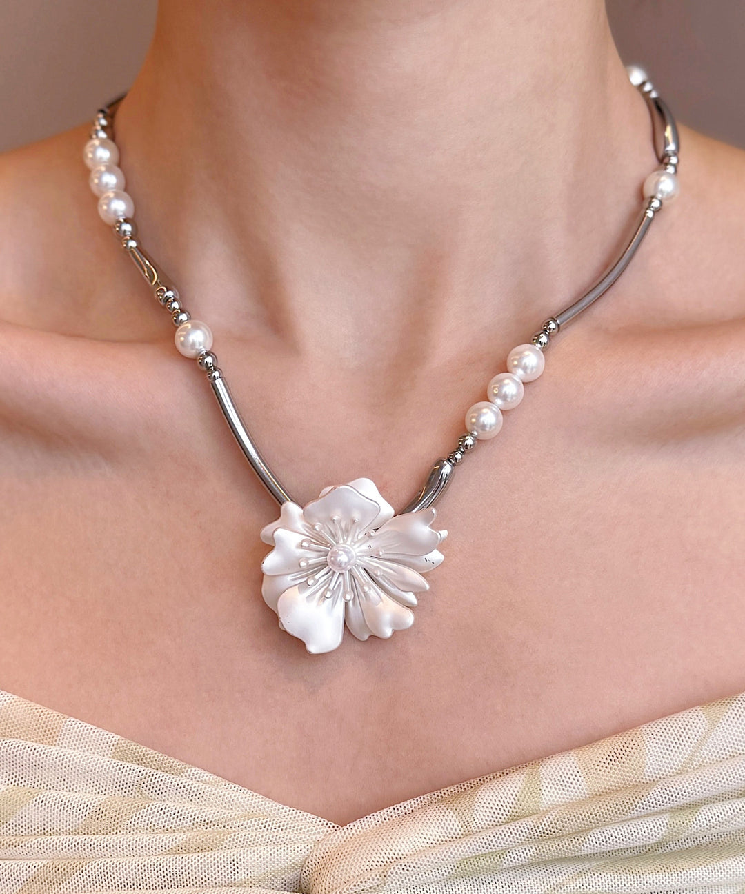 Floral White Pearl Alloy Pendant Necklace