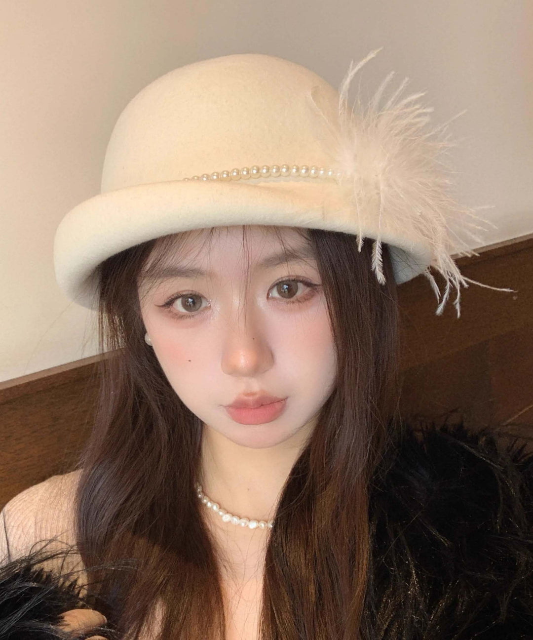 French Style White Nail Bead Feather Woolen Bucket Hat