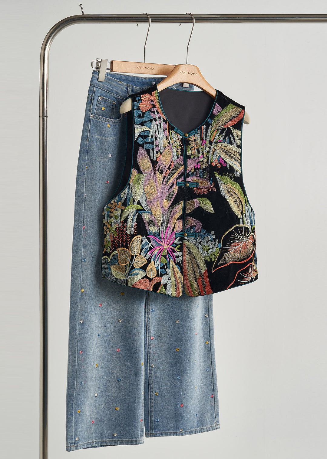 Handmade Black Embroideried Chinese Button Silk Velour Vests Fall