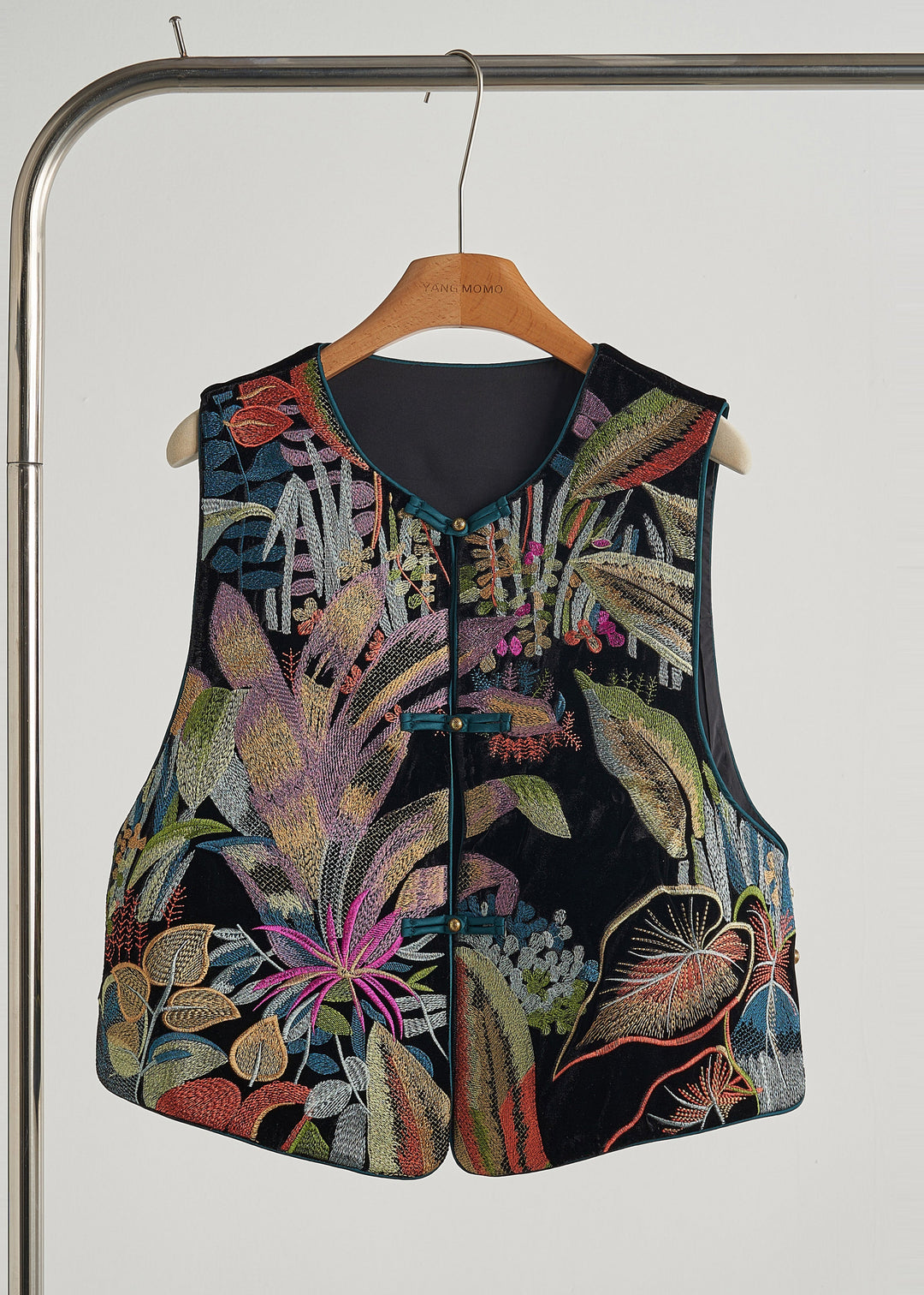 Handmade Black Embroideried Chinese Button Silk Velour Vests Fall