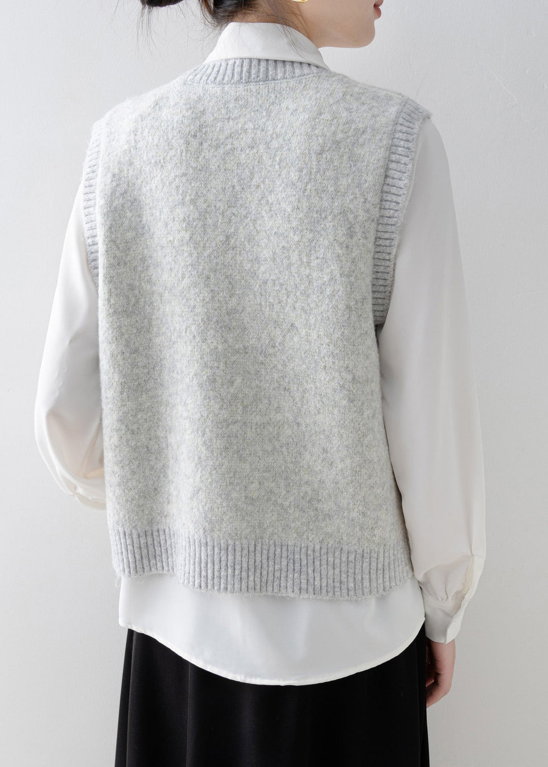 Handmade Light Grey O Neck Floral Knit Vest Sleeveless