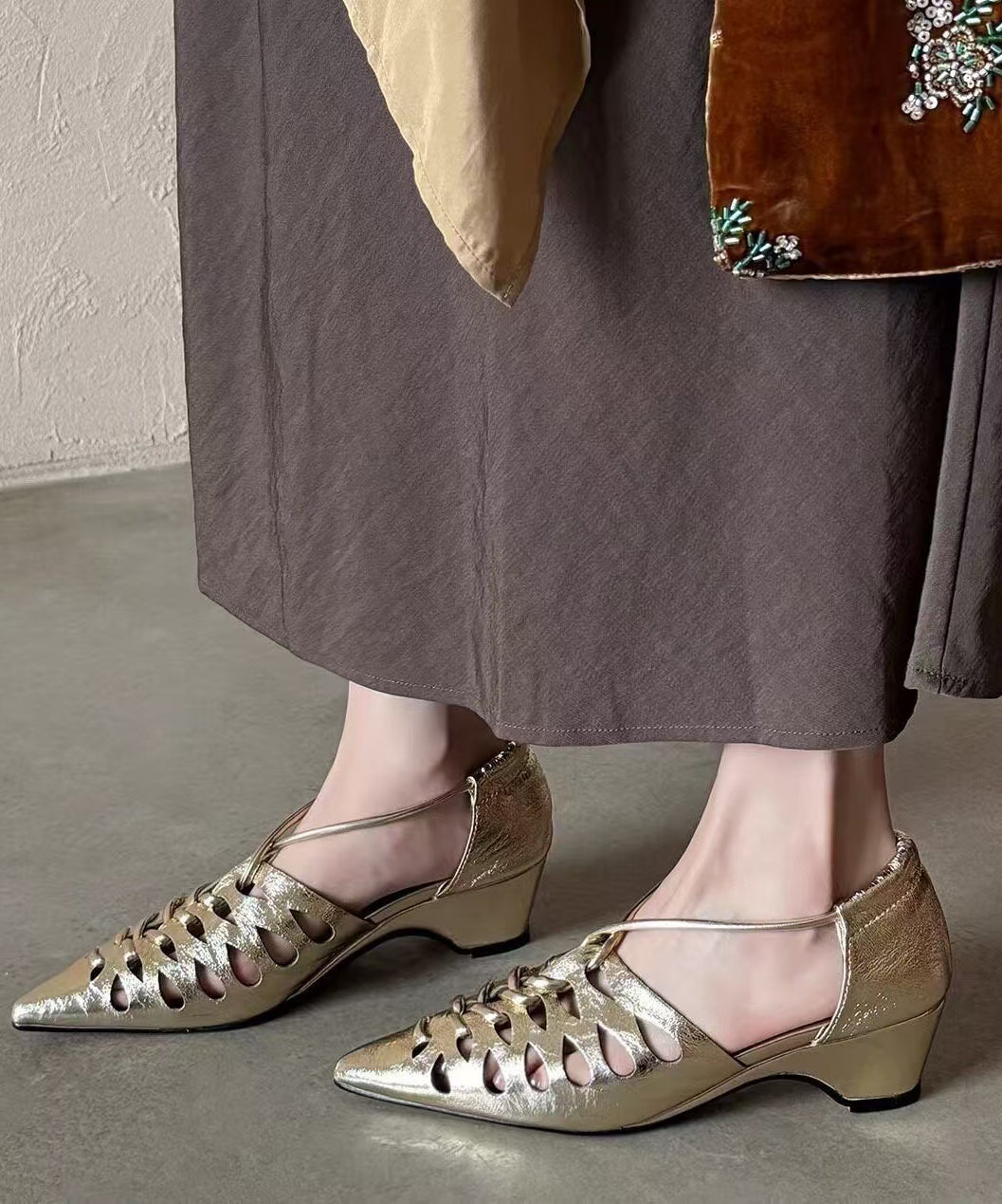 Hollow Out Golden Sandals Pointed Toe Chunky Sandals