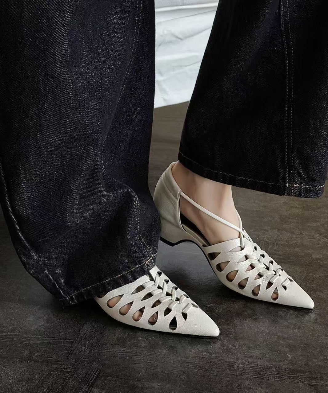 Hollow Out Golden Sandals Pointed Toe Chunky Sandals