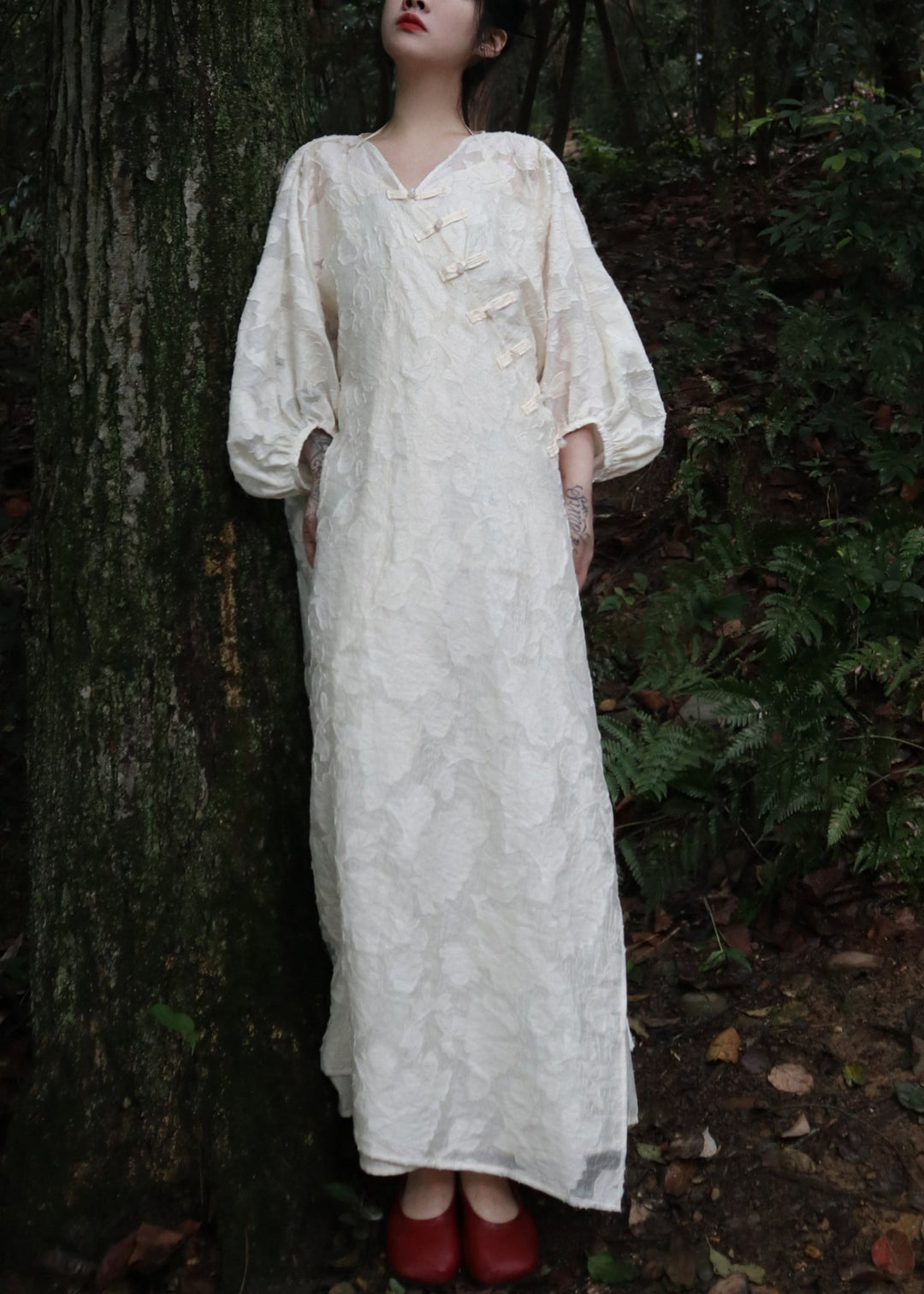 Jacquard White V Neck Long Dresses Three Quarter Lanterne Sleeve