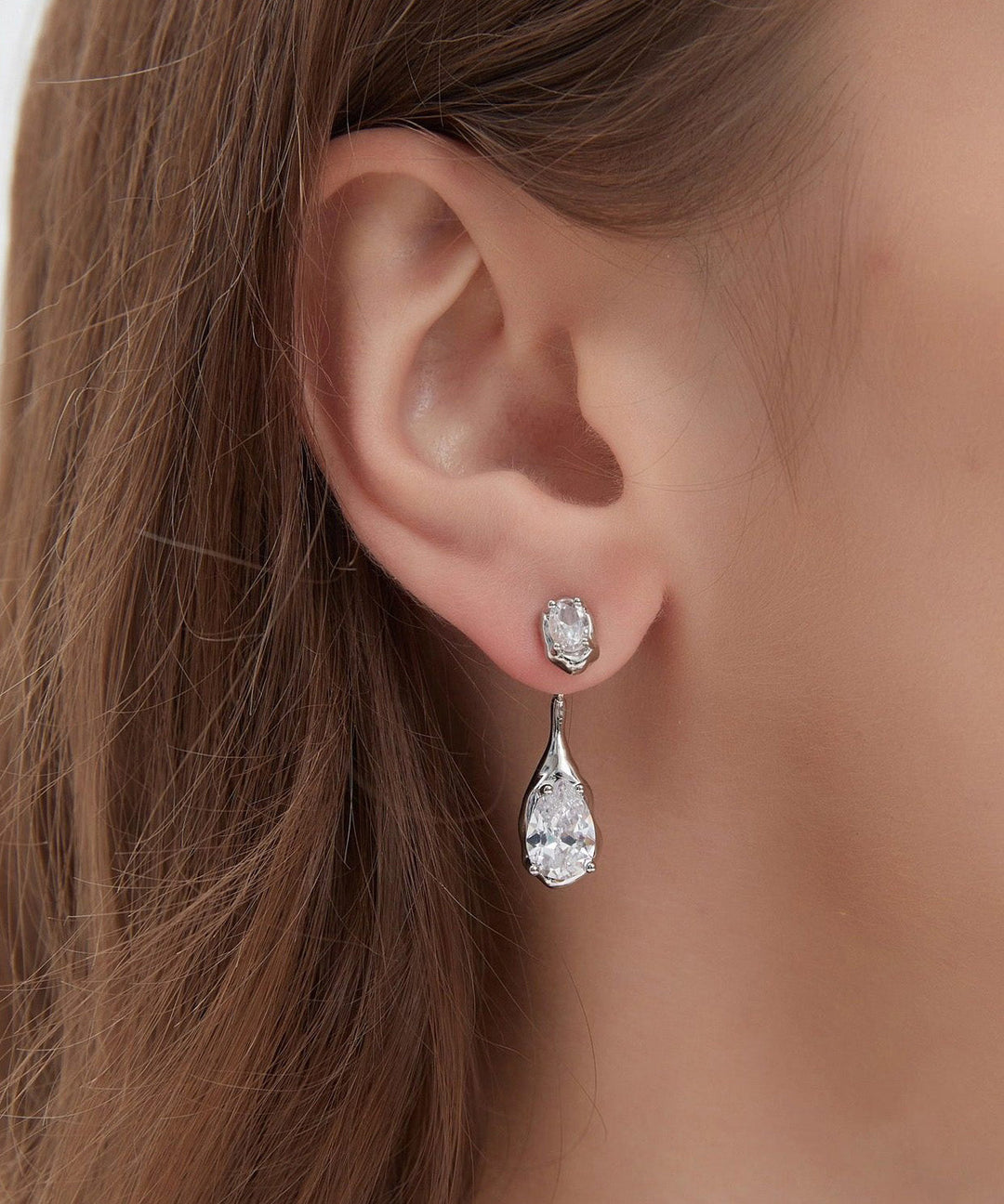 Light Luxury Silver Needle Water Droplet Zircon Earrings