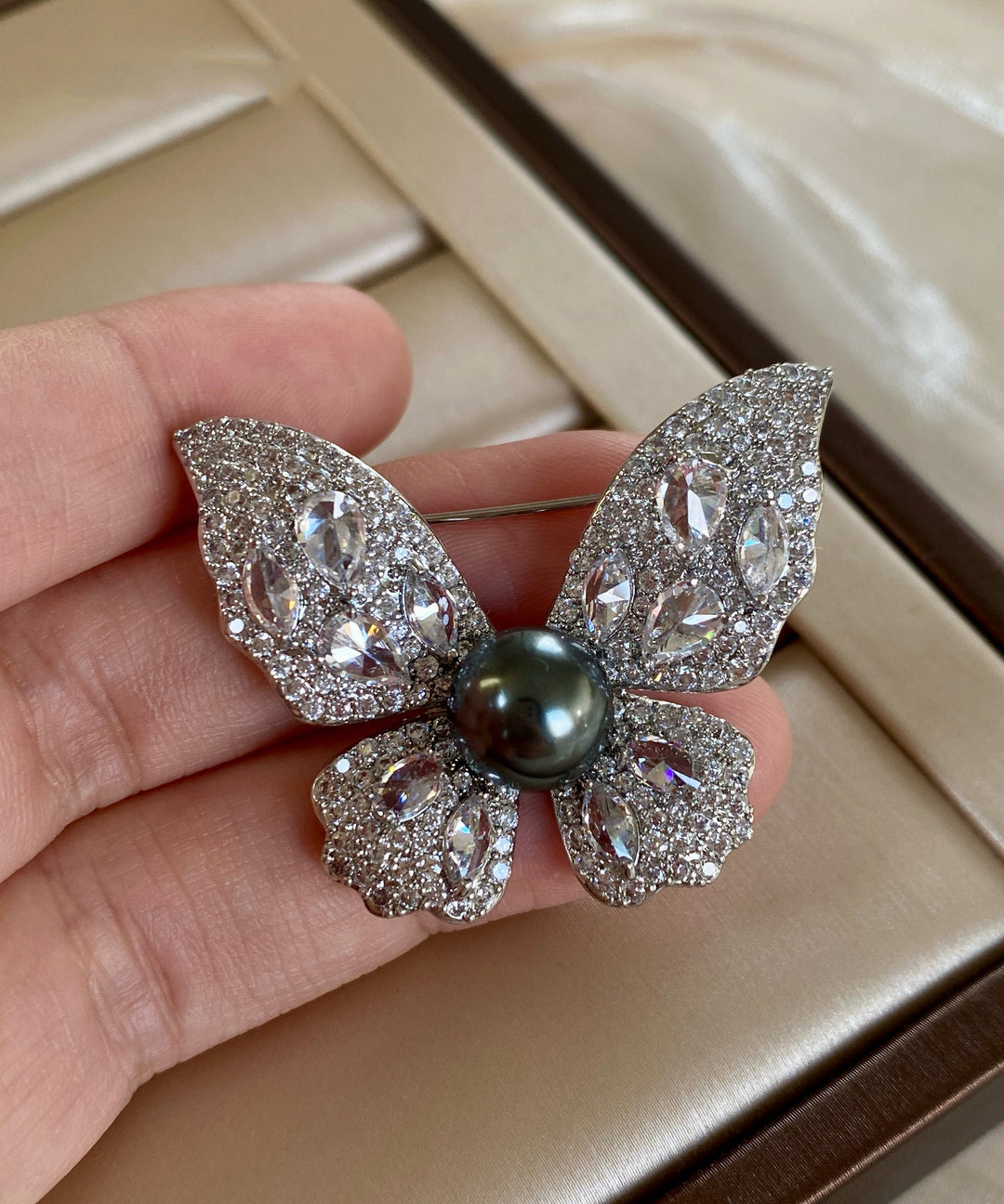 Light Luxury Zircon Pearl Butterfly Brooches