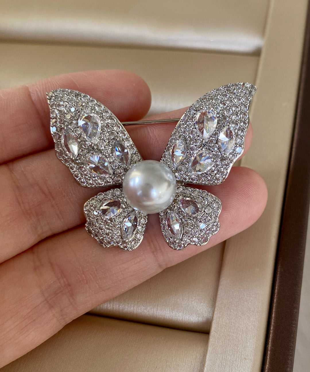 Light Luxury Zircon Pearl Butterfly Brooches