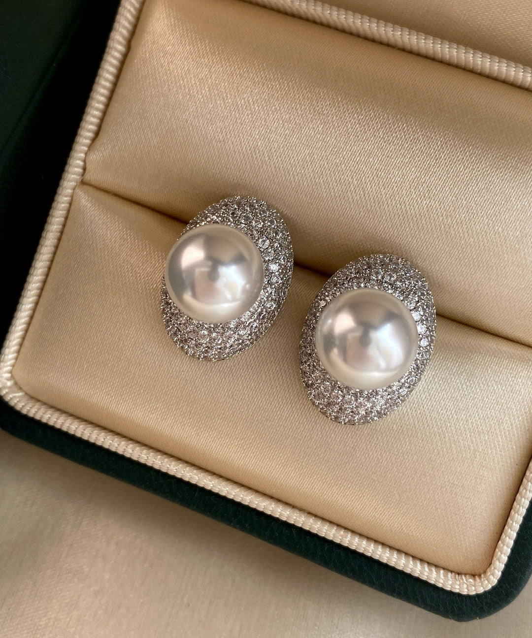 Light Luxury Zircon Pearl Studded Pigeon Egg Earrings
