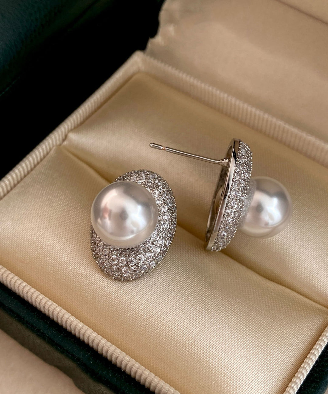 Light Luxury Zircon Pearl Studded Pigeon Egg Earrings