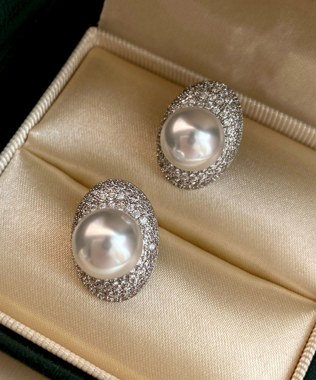 Light Luxury Zircon Pearl Studded Pigeon Egg Earrings