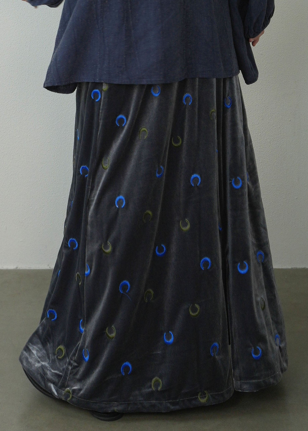 Loose Dark Grey Moon Embroidered High Waist Silk Velvet Maxi Skirt