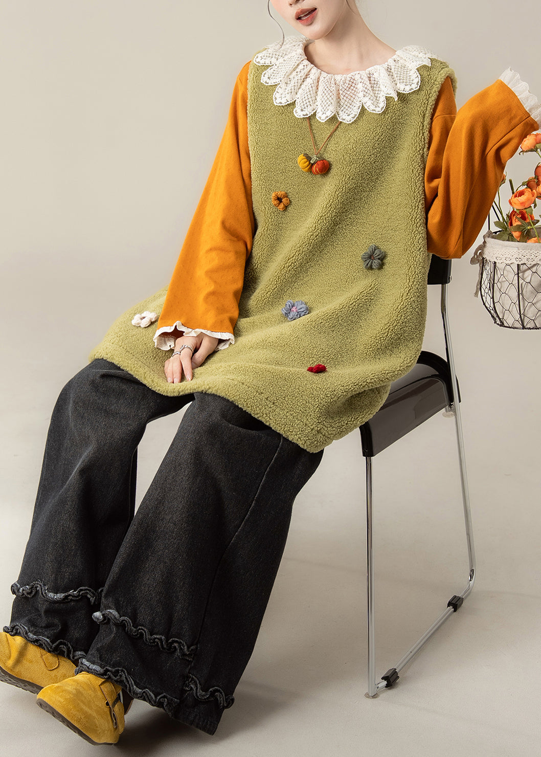 Loose Fruit Green Floral Fluffy Waistcoat And Black Ruffled Pants Two Pieces Set Sleeveless