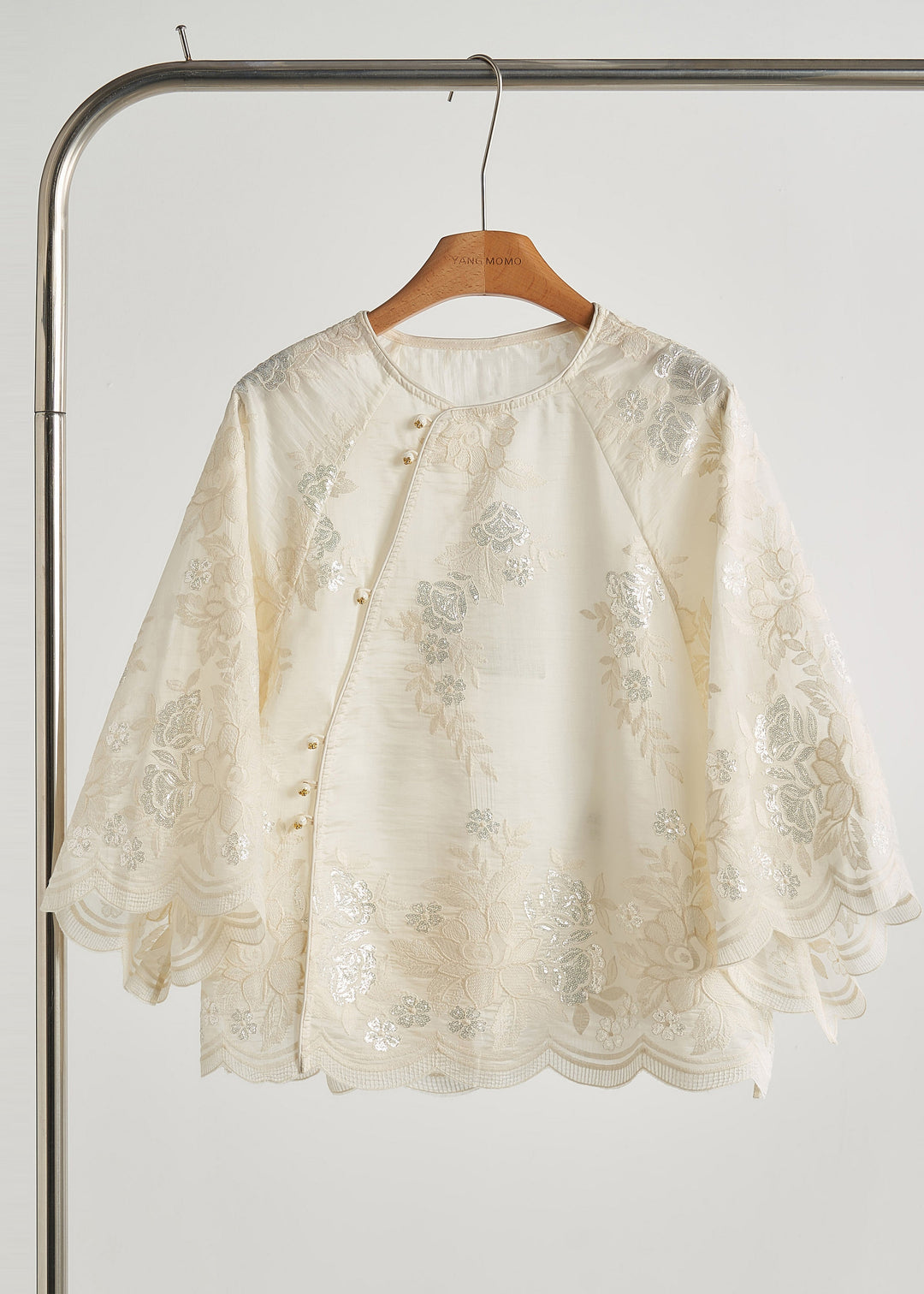 Loose White Embroidered Sequins Silk Shirt Top Bracelet Sleeve
