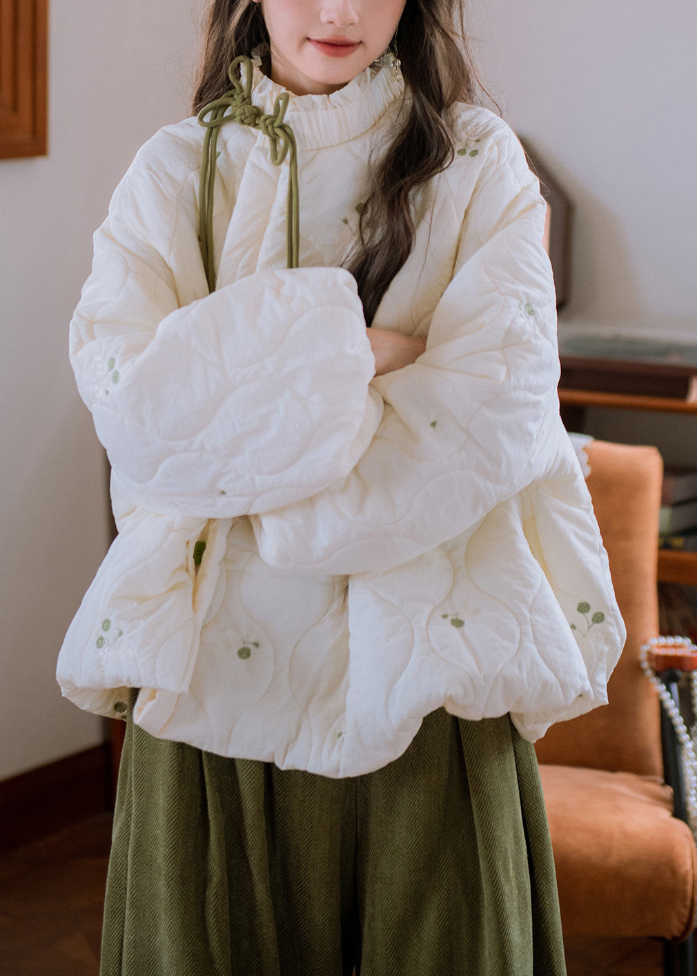 Loose White Ruffled Chinese Button Cotton Filled Parkas Lantern Sleeve
