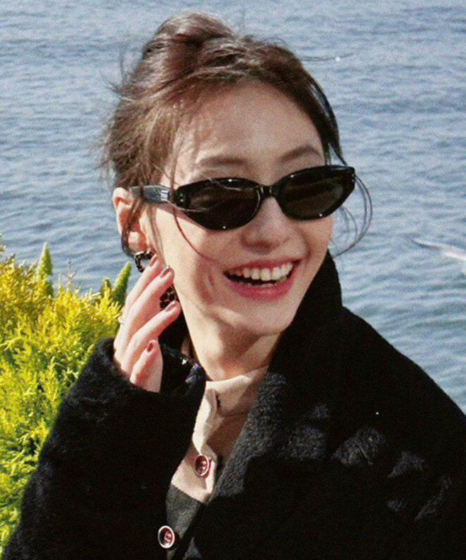 Modern Black Resin Cat Eyes UV Protection Sunglasses