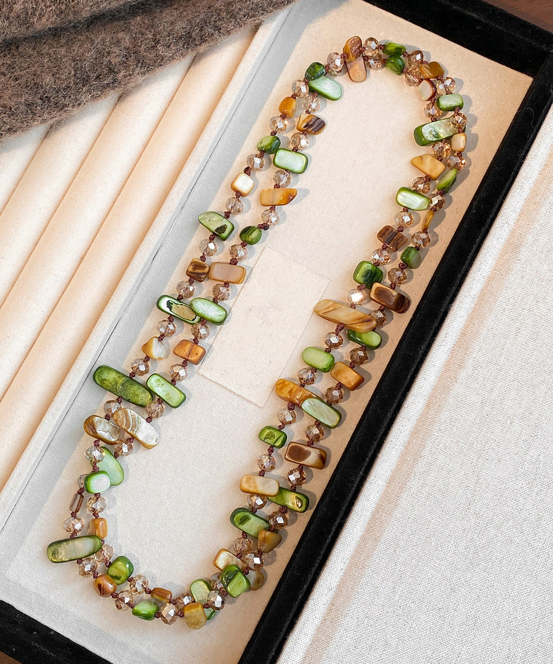 Modern Coffee Green Alloy Shell Natural Stone Sweater Gratuated Bead Necklace