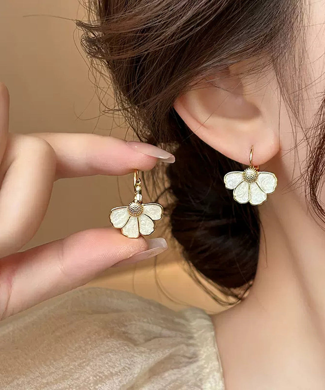 Modern Gold Copper Alloy Floral Shell Drop Earrings