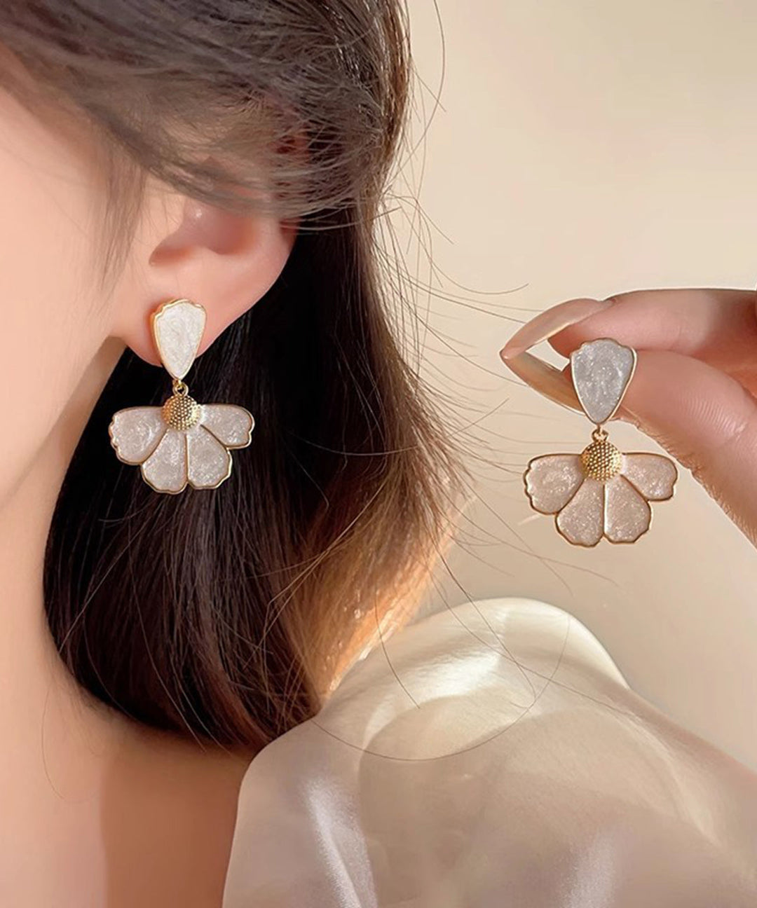 Modern Gold Copper Alloy Floral Shell Drop Earrings