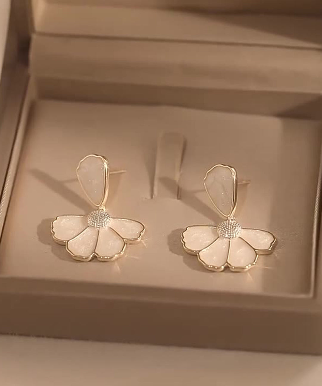 Modern Gold Copper Alloy Floral Shell Drop Earrings