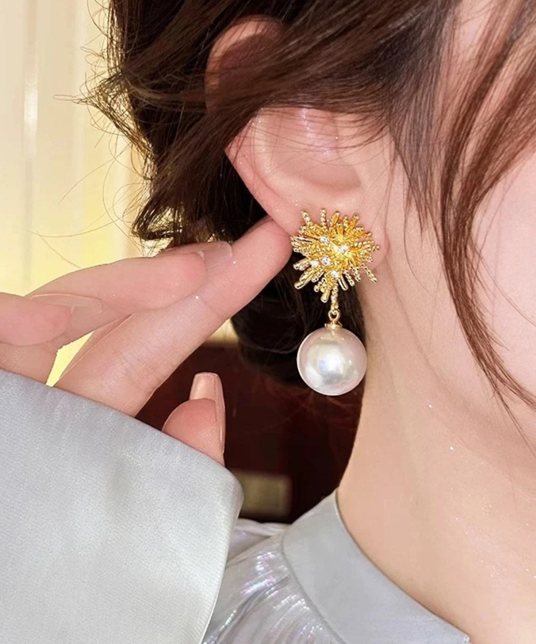 Modern Gold Metal Alloy Zircon Fireworks Pearl Drop Earrings