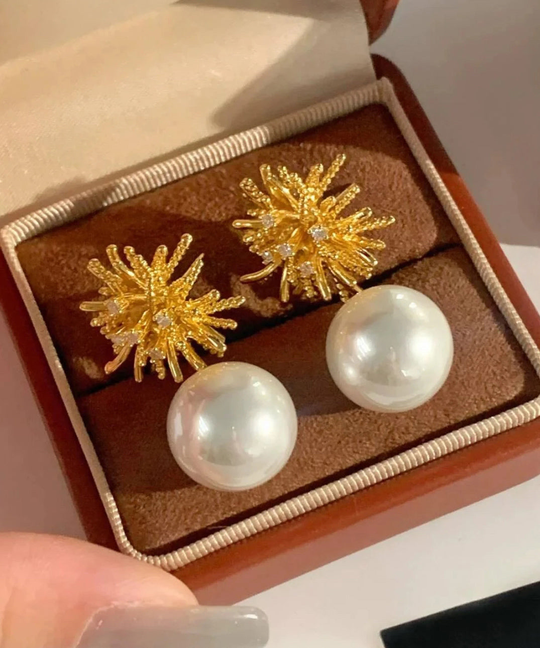 Modern Gold Metal Alloy Zircon Fireworks Pearl Drop Earrings