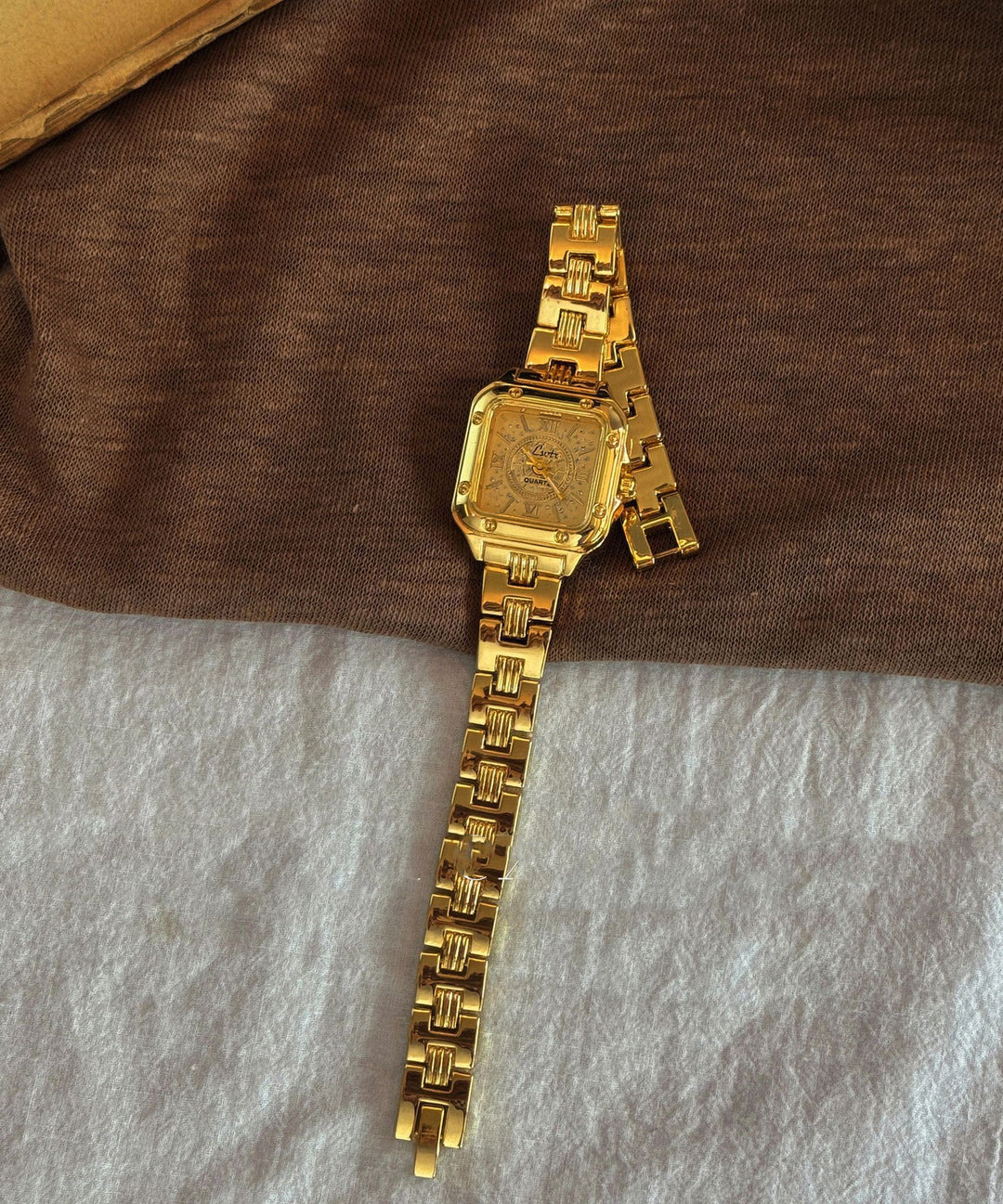Modern Gold Stainless Steel Alloy Zircon Chain Watches