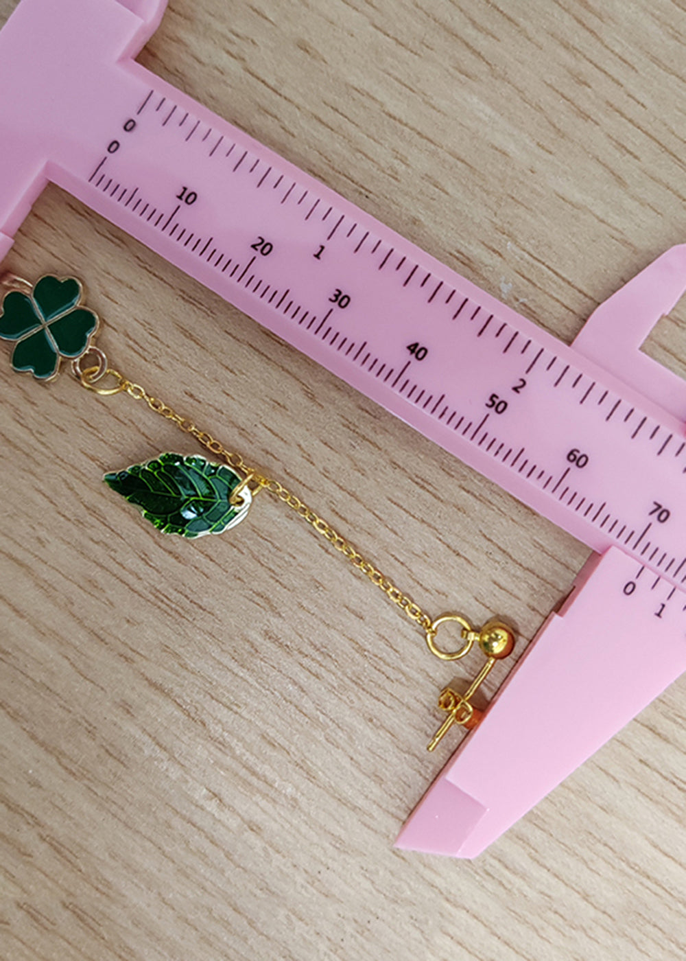 Modern Green Leaf Metal Tassels Drop Earrings - Omychic