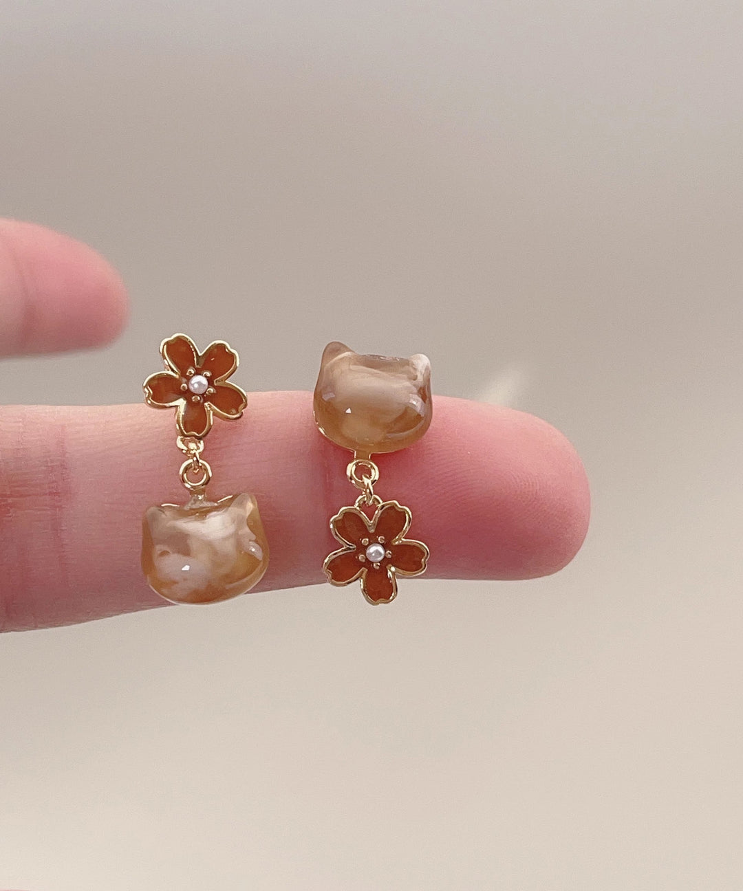Modern Red Alloy Resin Floral Cat Drop Earrings