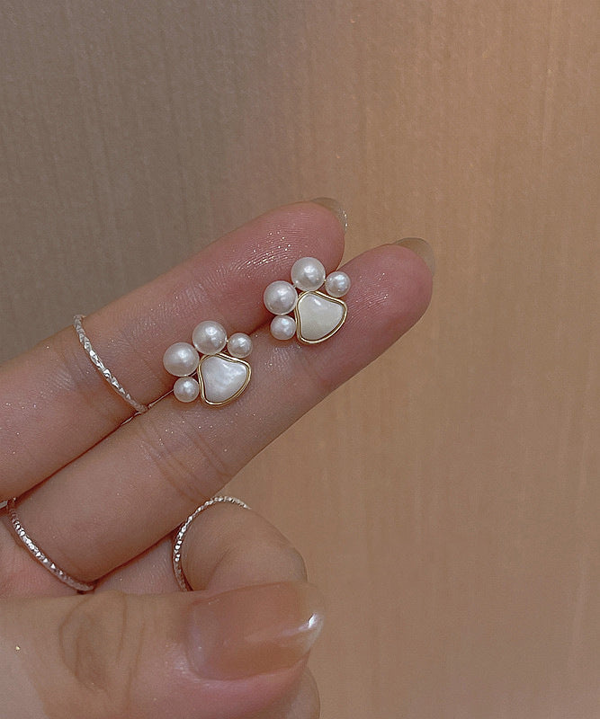 Modern White Copper Alloy Pearl Shell Cat's Paw Stud Earrings