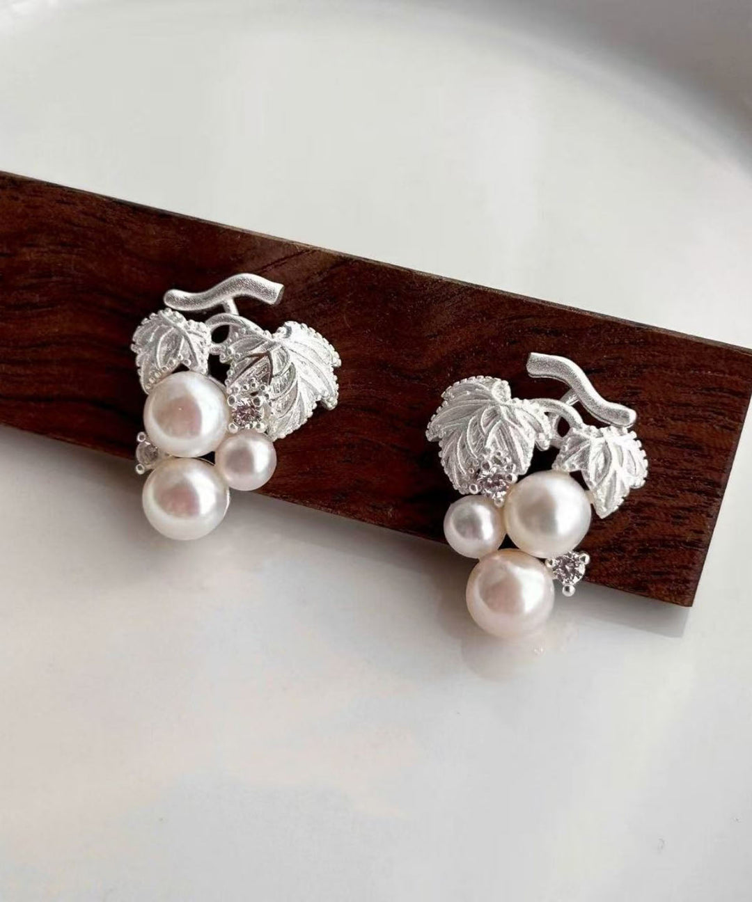 Modern White Copper Overgild Grape Pearl Stud Earrings