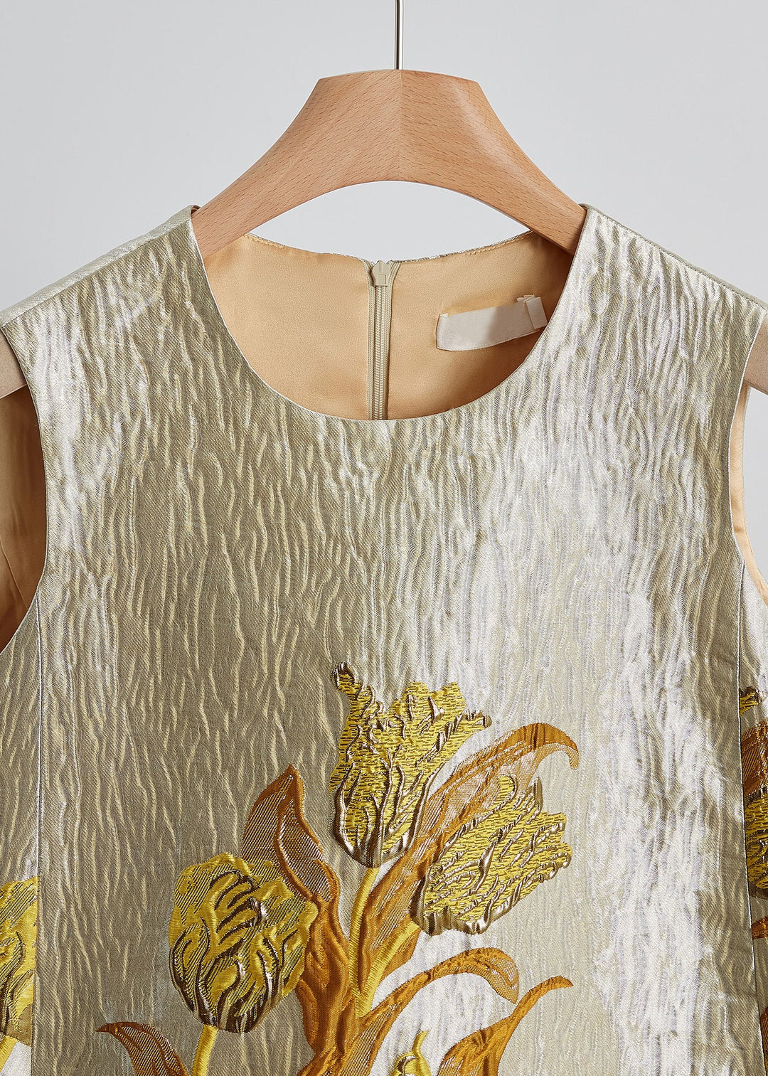 New Retro Golden Jacquard Silk Two Pieces Set Sleeveless