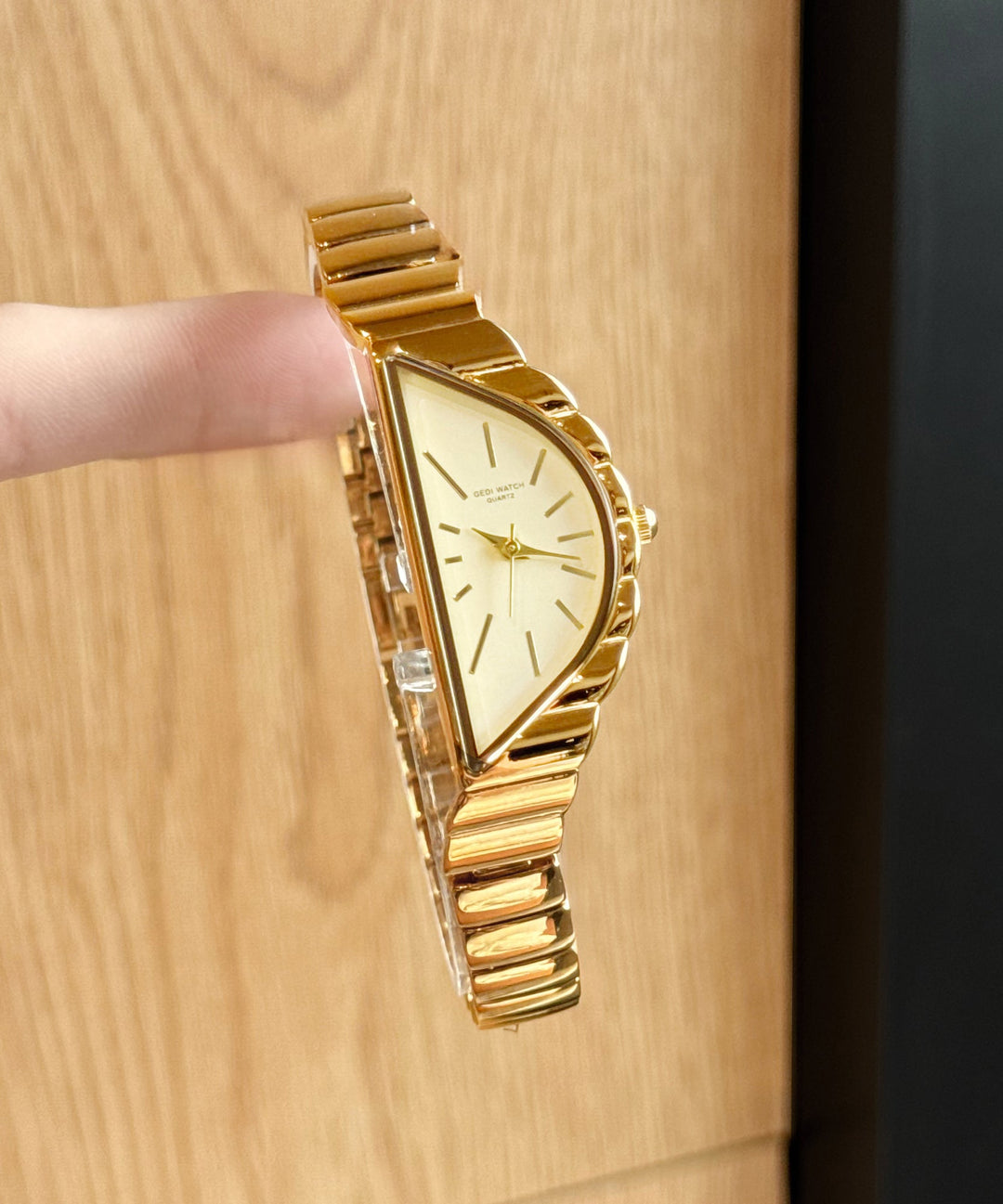 Novelty Gold Alloy Asymmetrical Reinforced Glass Watches