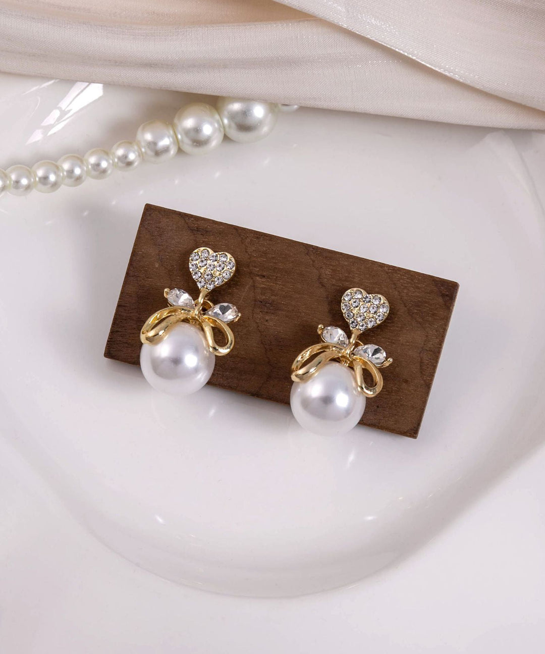 Original Design Gold Copper Alloy Zircon Pearl Bow Stud Earrings